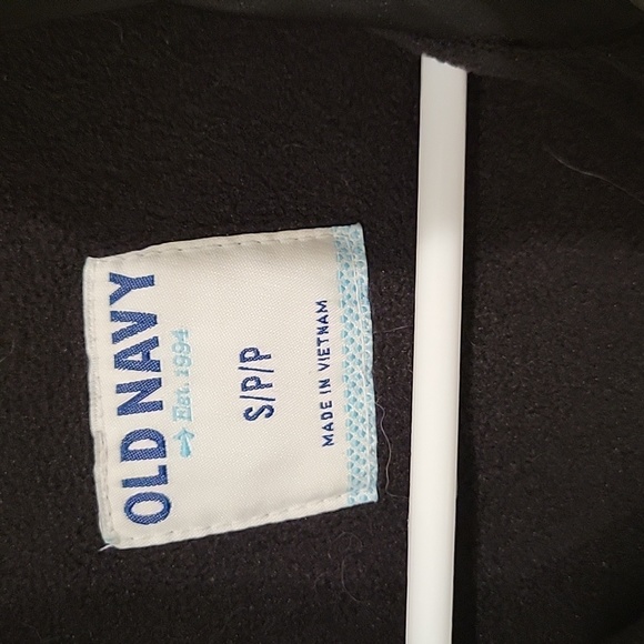 Old Navy Puffer Vest Black - Picture 4 of 5